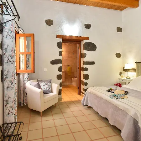 Вилла In With Private Pool Инхенио